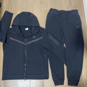 Nike Tech Fleece Black